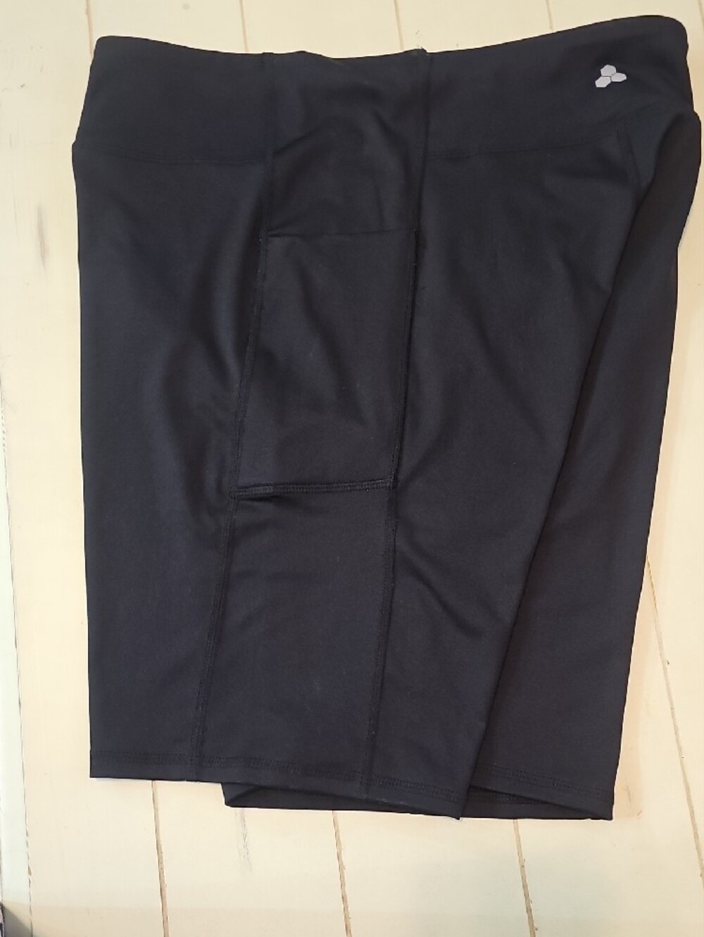 Tek Gear Athletic Black High-Rise Bike Shorts with Dual Side Pockets, Like New - Picture 4 of 5